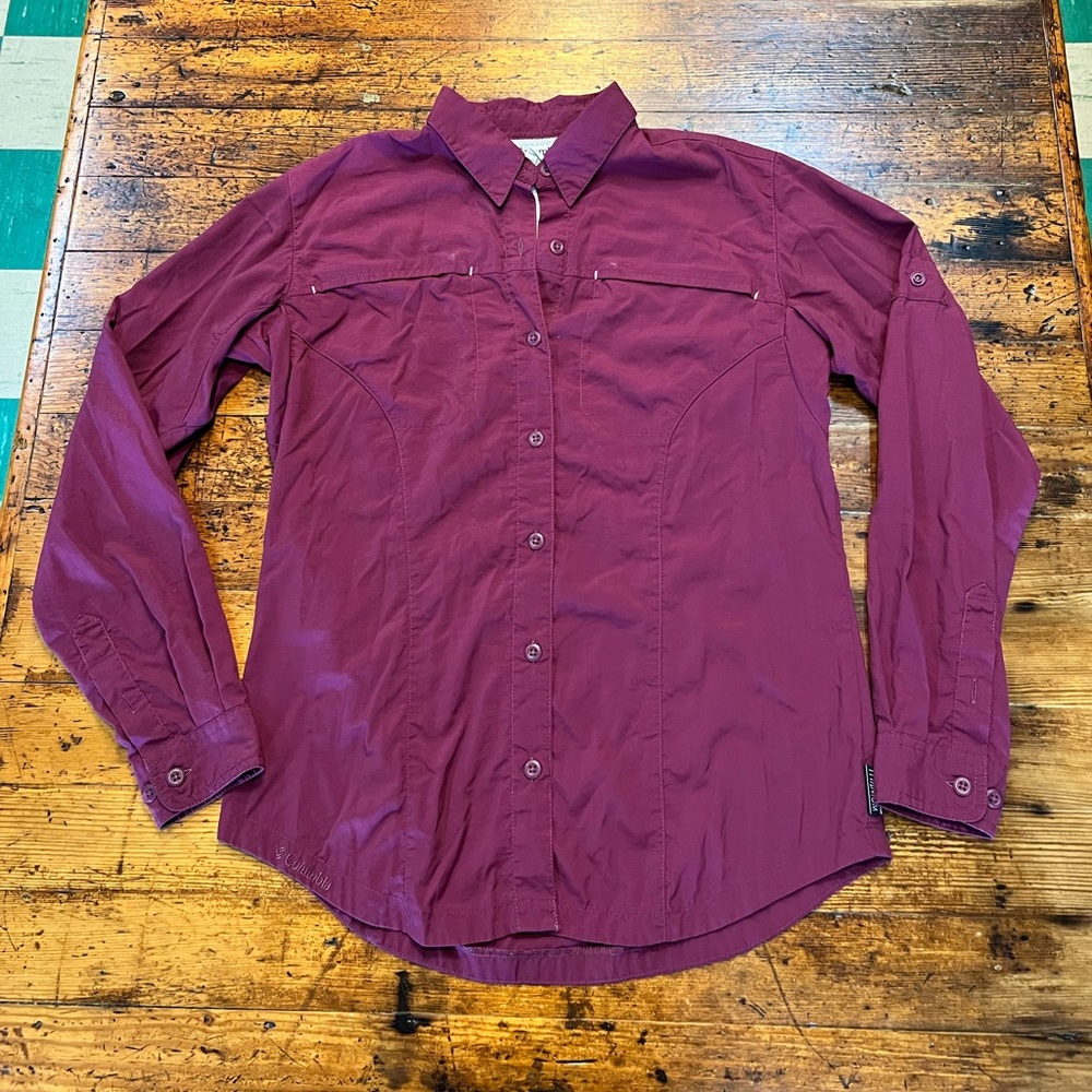 Columbia Women’s Titanium Lightweight Button Up Size Small